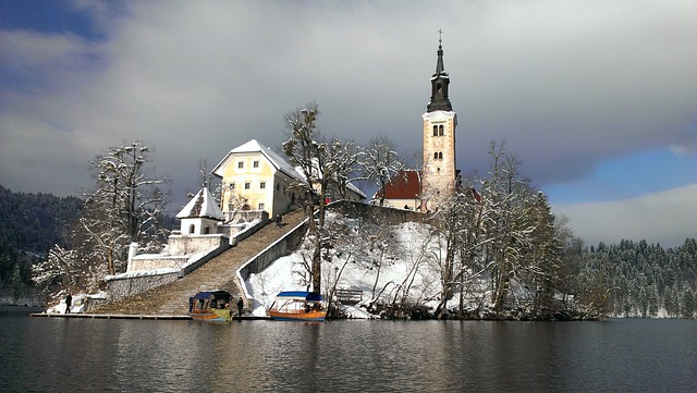 lake-bled-Slovenia Snow Holiday Destination Europe